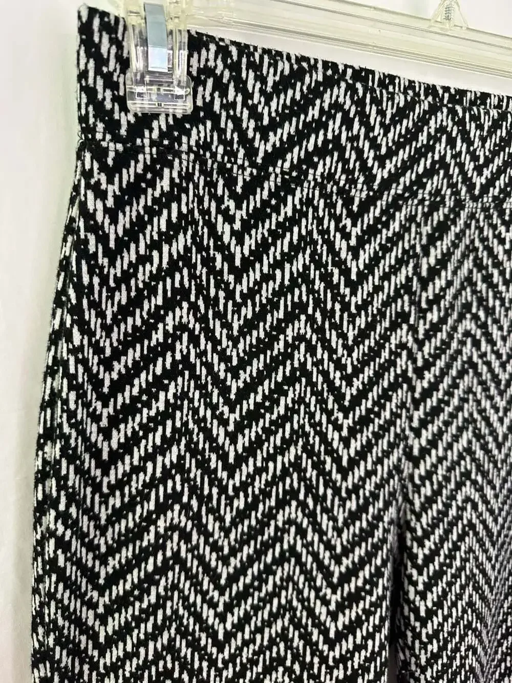 BCBG Generation Womens Pants Black and White Chevron Knit Pull-On Pants Medium - Picture 2 of 13